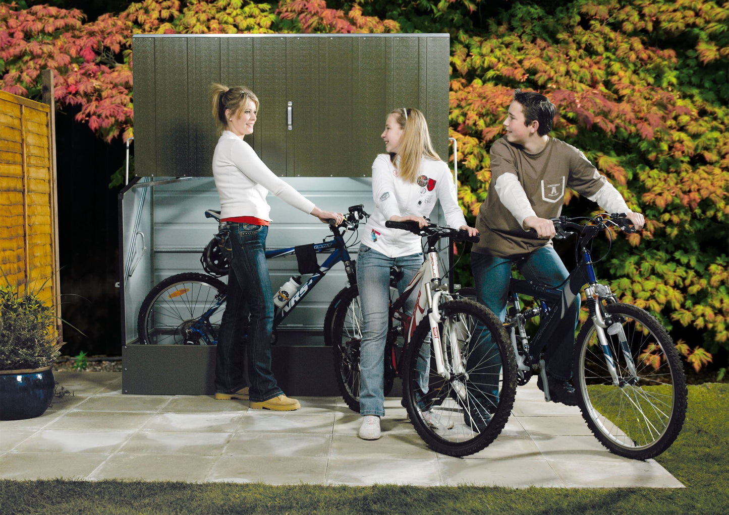 Trimetals Protect-a-Cycle™ with Ramp – High Security Metal Bike Store for 3 Bikes (SBD Approved)
