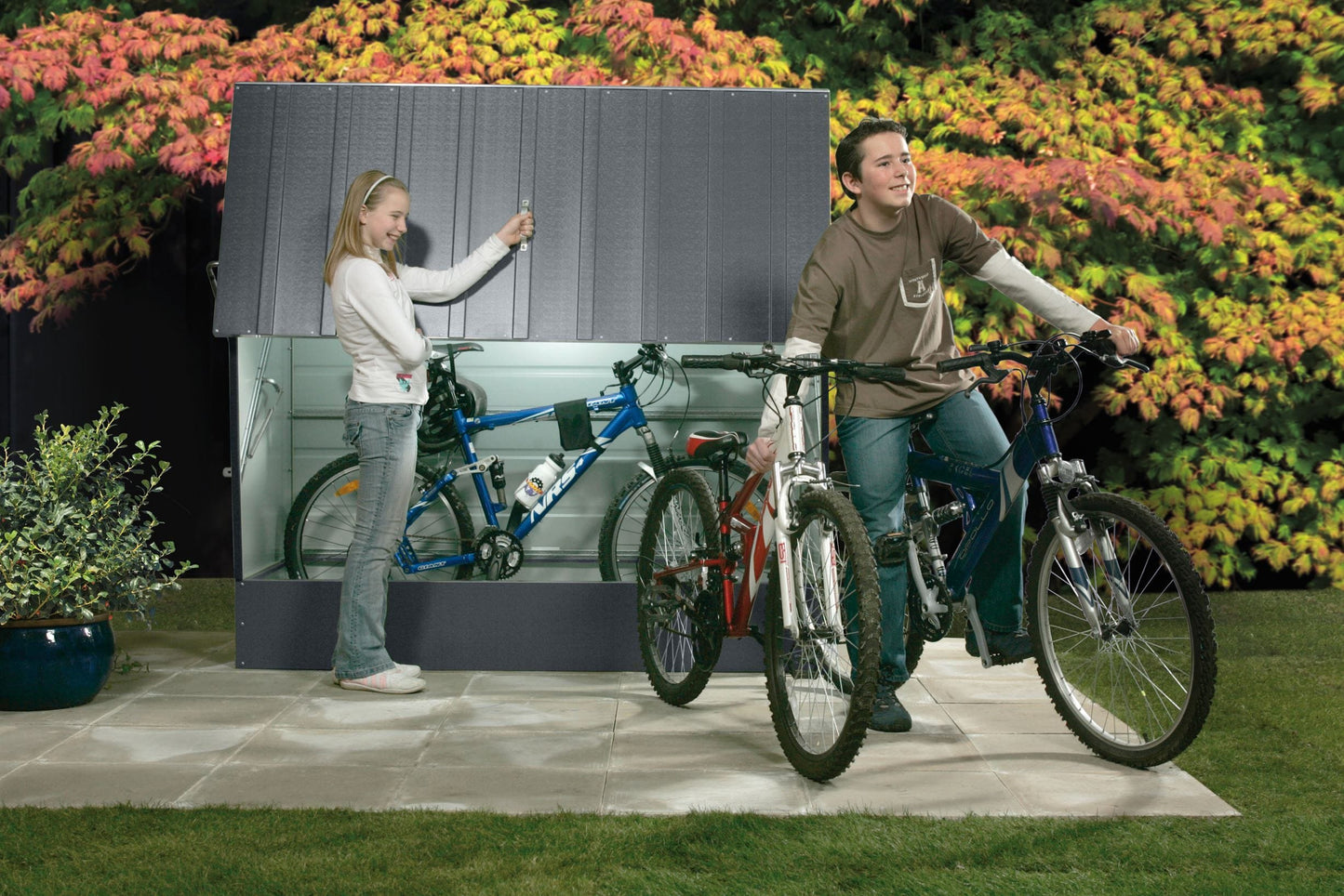 Trimetals Protect-a-Cycle™ with Ramp – High Security Metal Bike Store for 3 Bikes (SBD Approved)